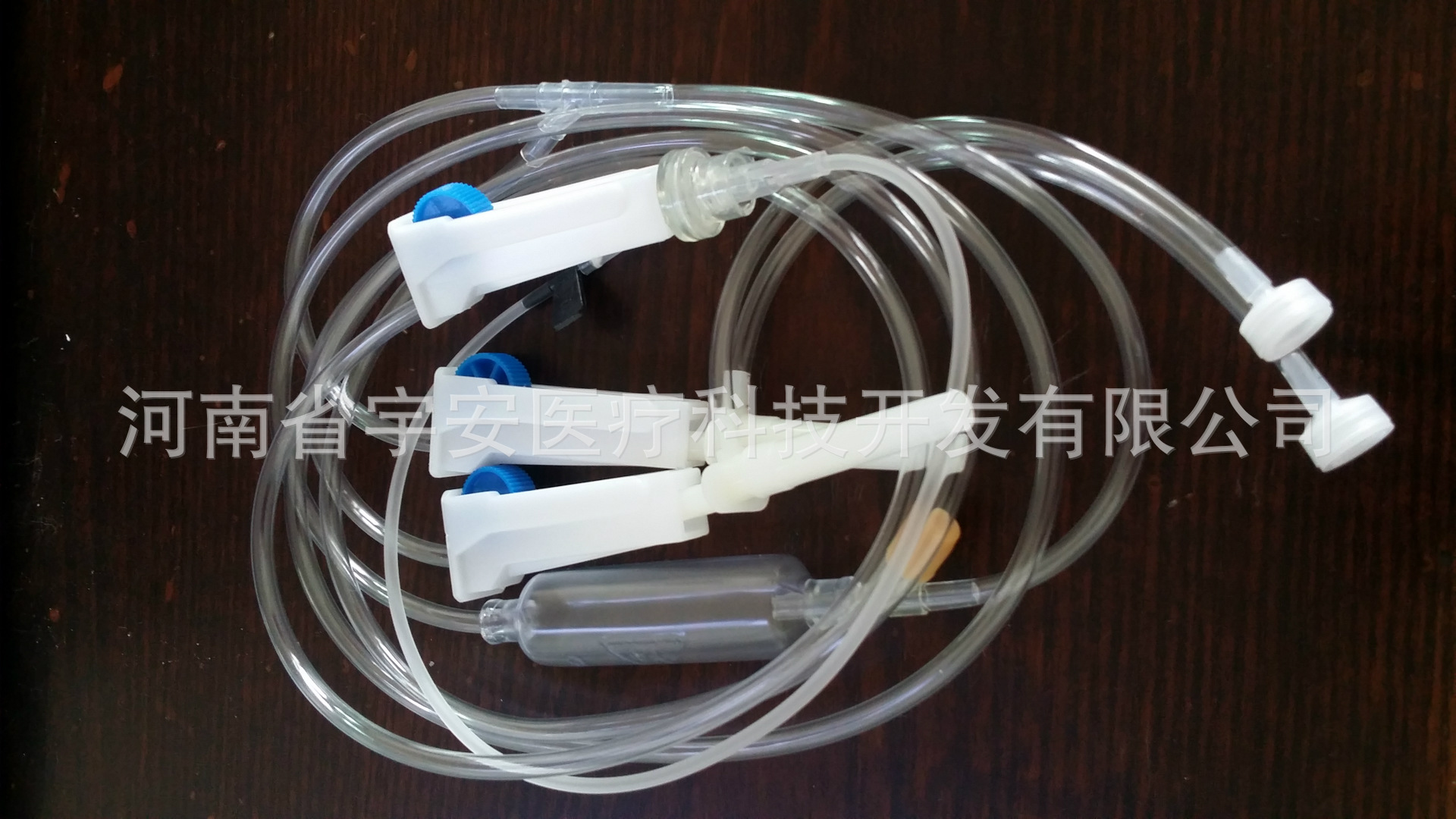 供应一次性双头双塑料串联 双钢针并联输液器 宇安器械